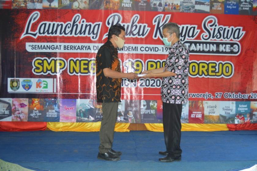 LAUNCHING BUKU KARYA SISWA KE-3