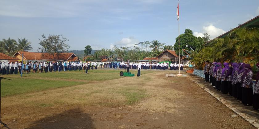 UPACARA PERINGATAN HARI PAHLAWAN