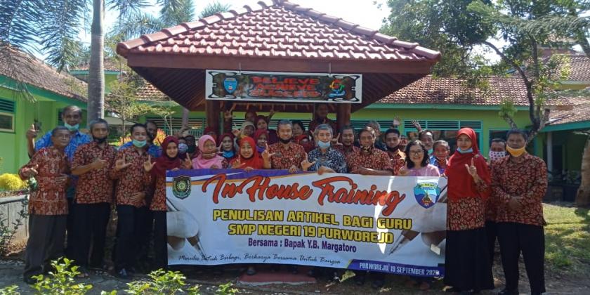 In House Training (IHT)  Penulisan Artikel 
