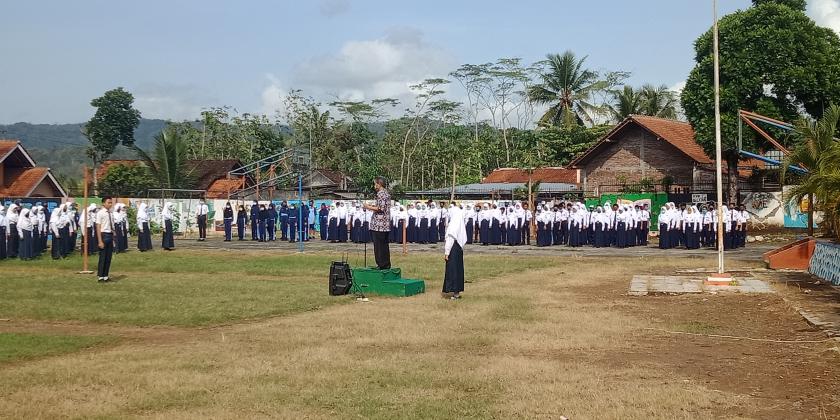 UPACARA PERINGATAN HARI PAHLAWAN